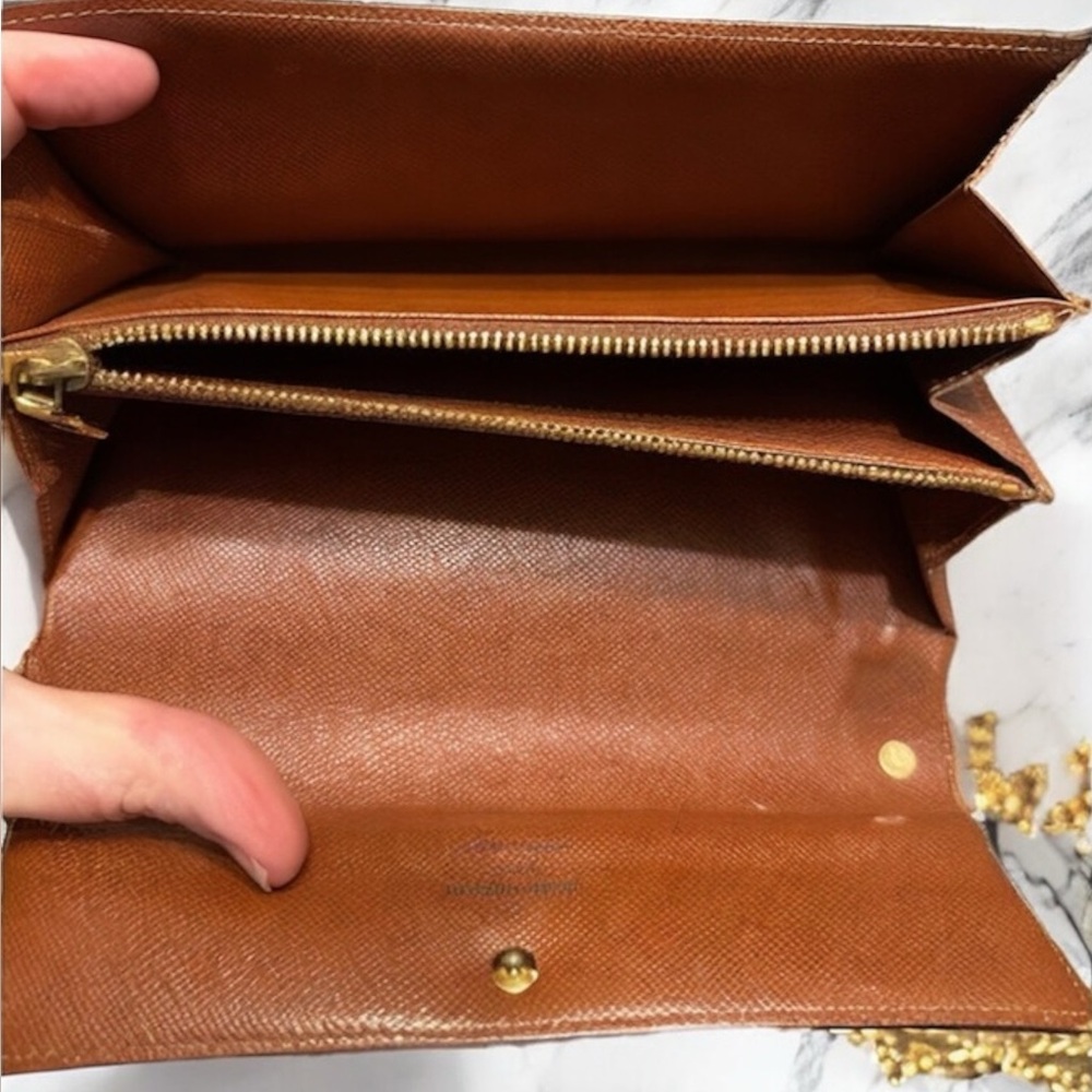Louis Vuitton Vintage Monogram Sarah Wallet With Crossbody Chain With COA - Picture 12 of 16